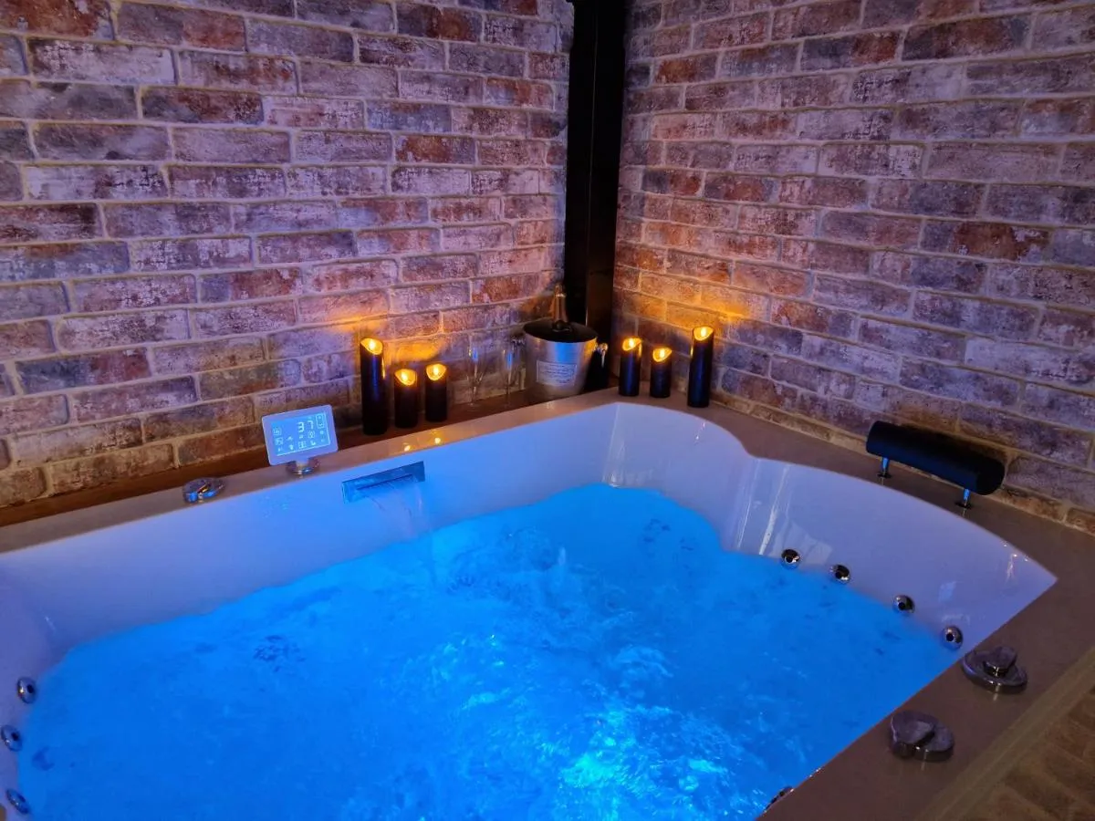 Au Spa de LLea : jacuzzi aux bougies, love room à Avignon