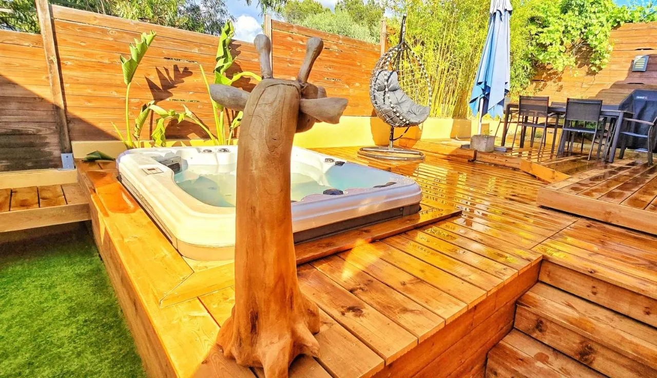 Casa Milesa : spa sur la terrasse en bois, love room à Nice