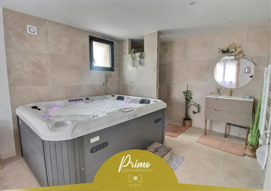 Garden & Spa Camélia : jacuzzi privatif, love room à Bourges