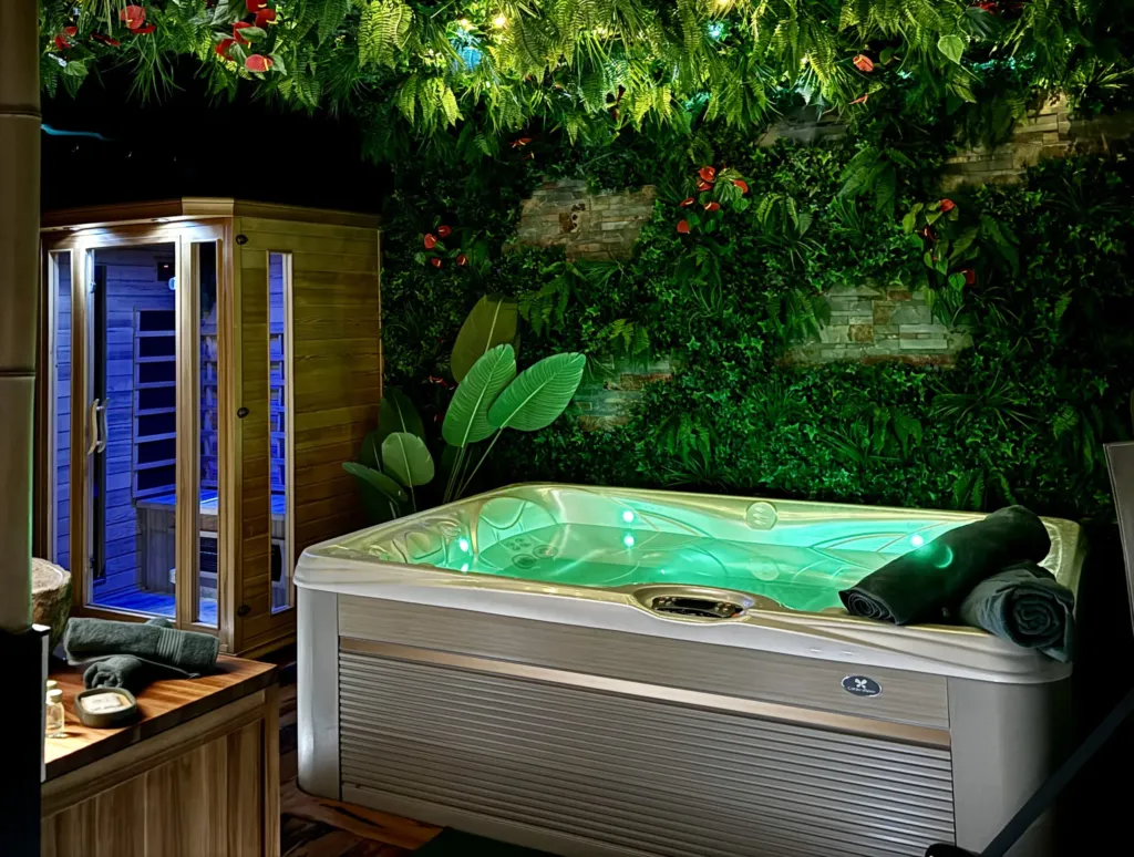Jungle Love Room : jacuzzi illuminé de nuit, love room à Toulouse