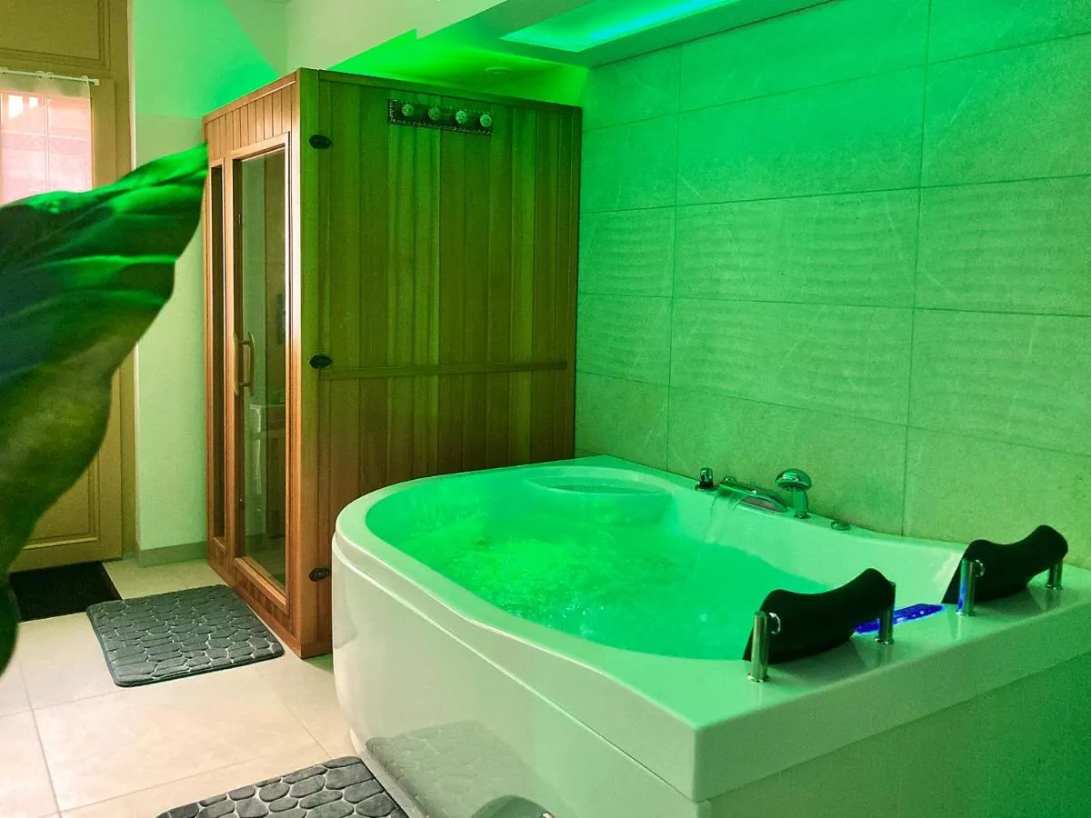 La Bulle Cathédrale : bain à remous, love room à Troyes