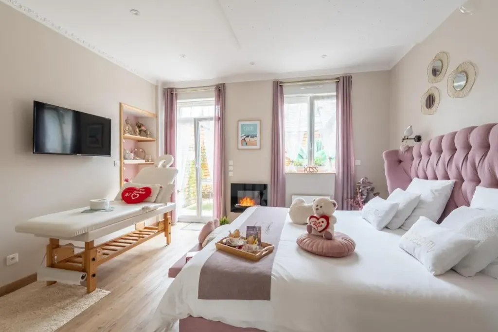 La Bulle Romantique : table de massage et chambre, love room à Calais