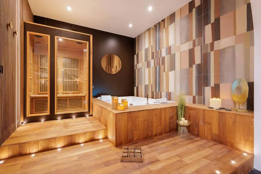 La Suite du 21 : sauna et jacuzzi, love room à Bourg-en-Bresse