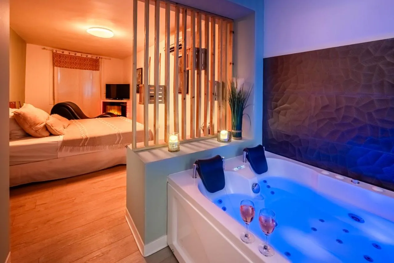Le Lovely Narbonnais : balnéo et chambre, love room à Narbonne