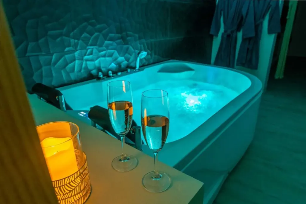 Le Lovely Narbonnais : balnéo et coupes de champagne, love room à Narbonne