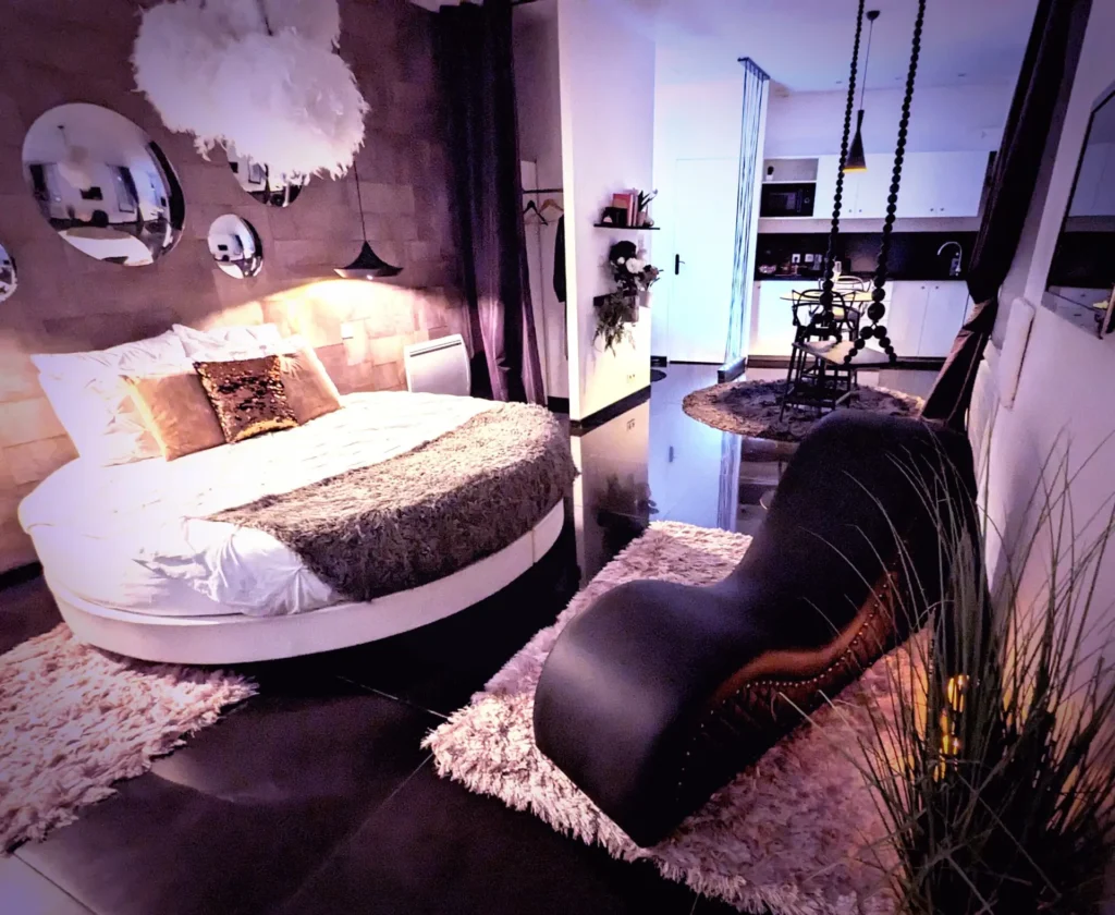 Le Lov(t) : lit rond, love room à Nantes