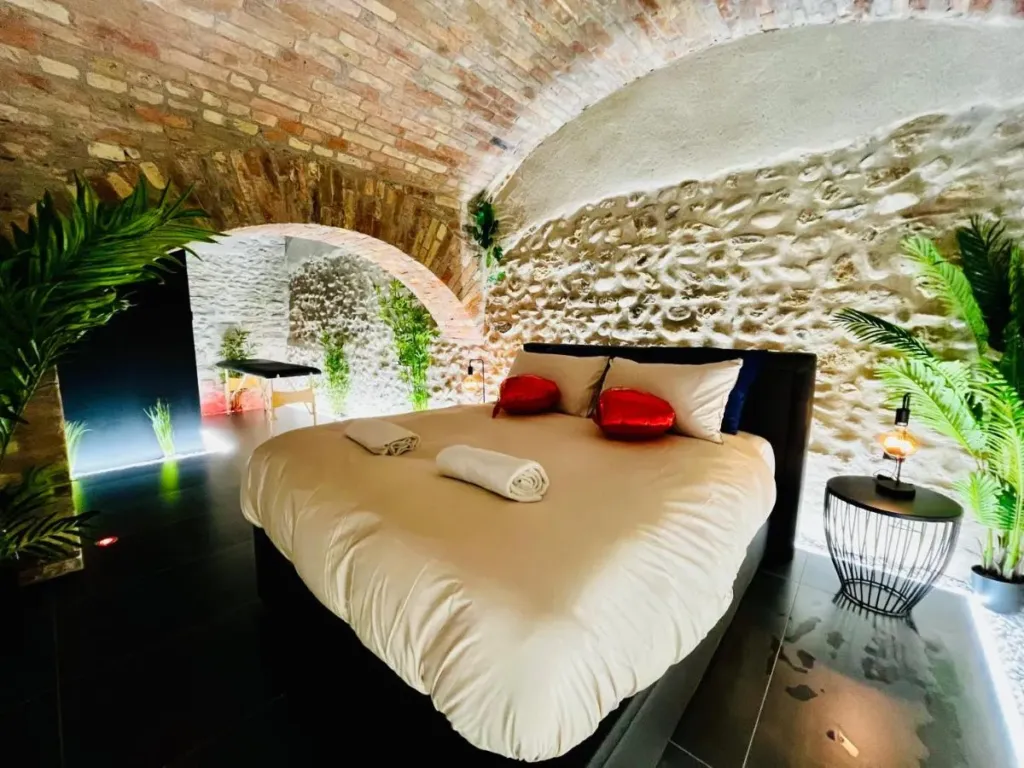 Le Secret de Valence : chambre, love room à Valence