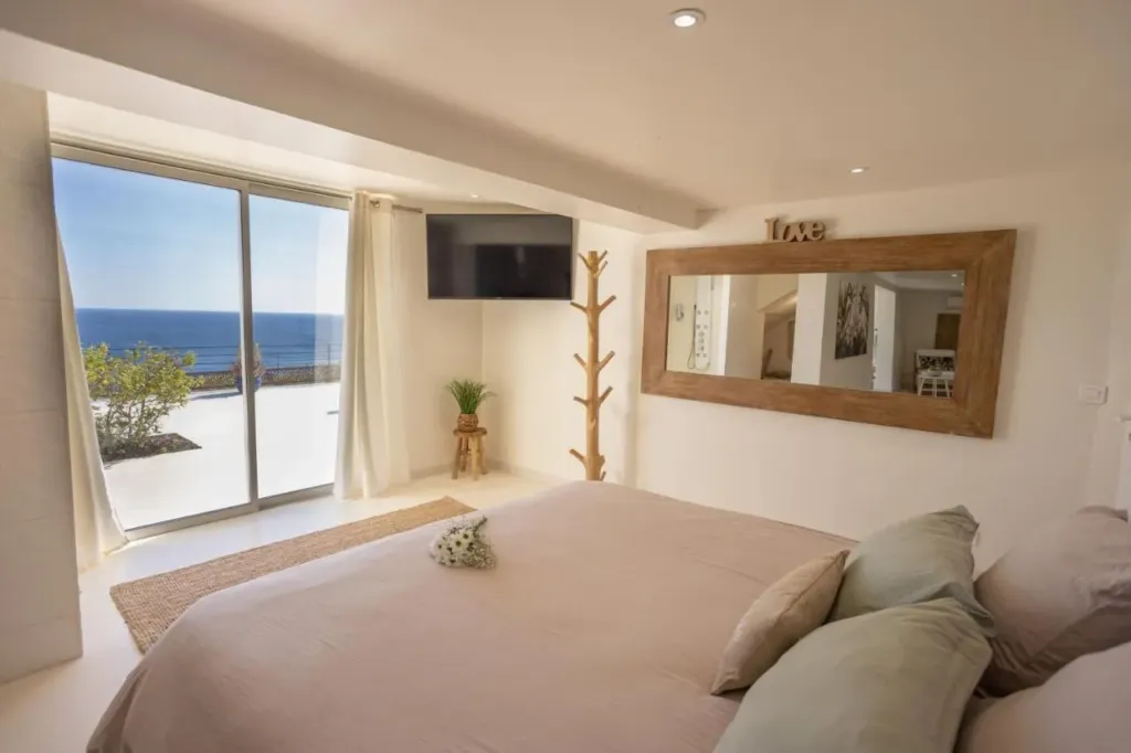 Les Suites Love : chambre vue mer, love room à Marseille
