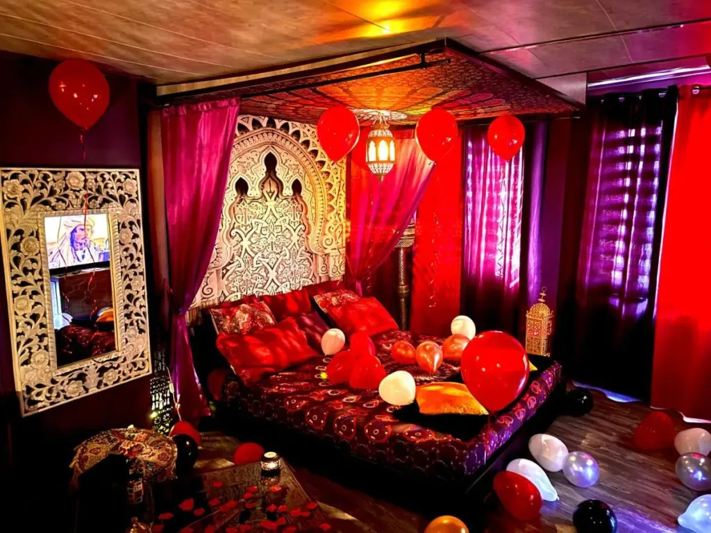 Loveroom21 : chambre au décor oriental, love room à Valenciennes