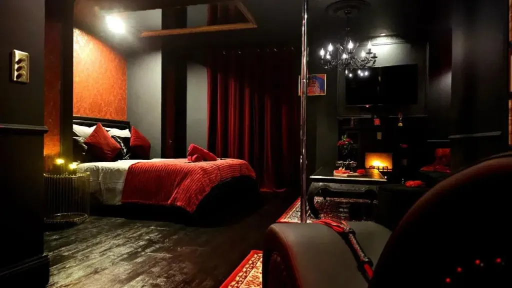 Ô Plaisirs Interdits : chambre rouge, love room à Caen