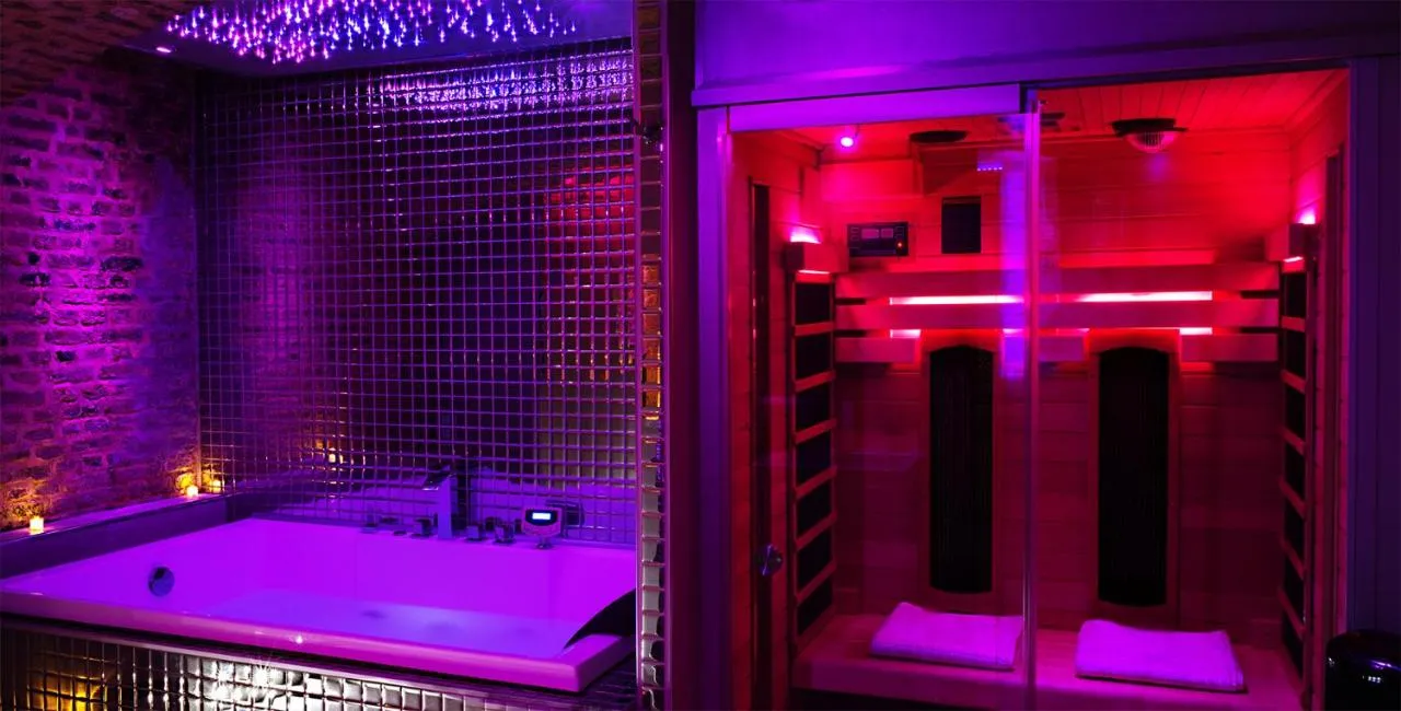 Private Room & Spa : bain à remous et sauna, love room à Lille