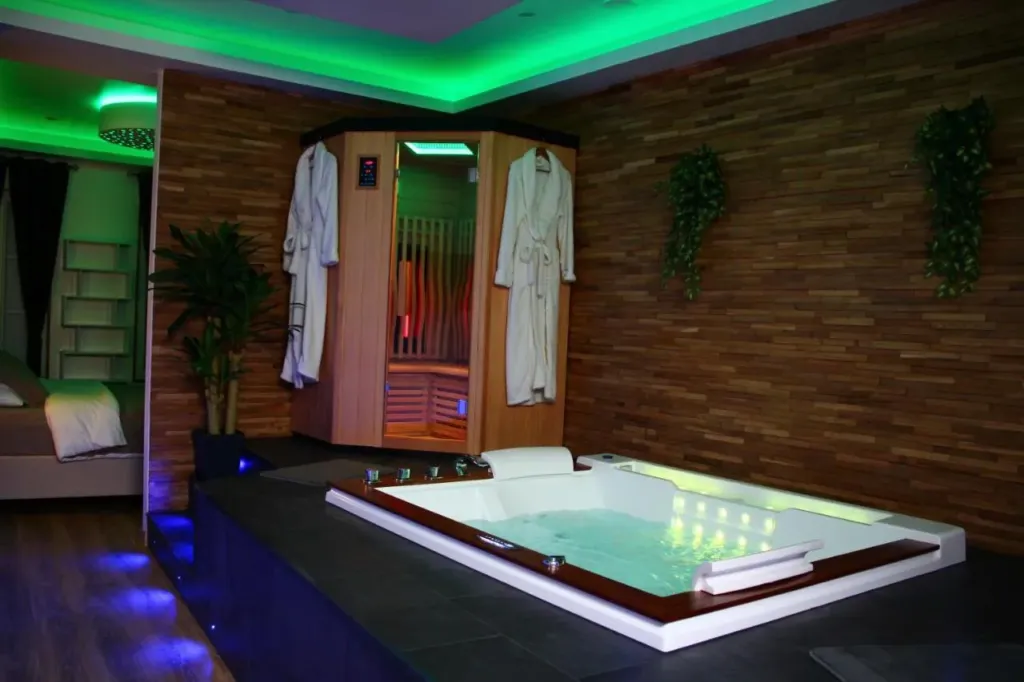 Spa privatif by XELA : sauna et jacuzzi, love room à Auxerre
